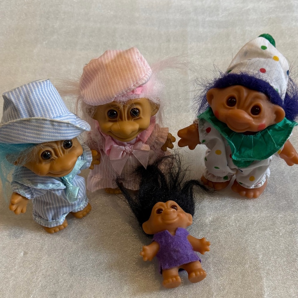 Vintage Troll Doll Lot - Assorted Colors set of 4